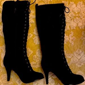 Wickedly Lovely Suede Lace-Up Boots! 7 NWOT